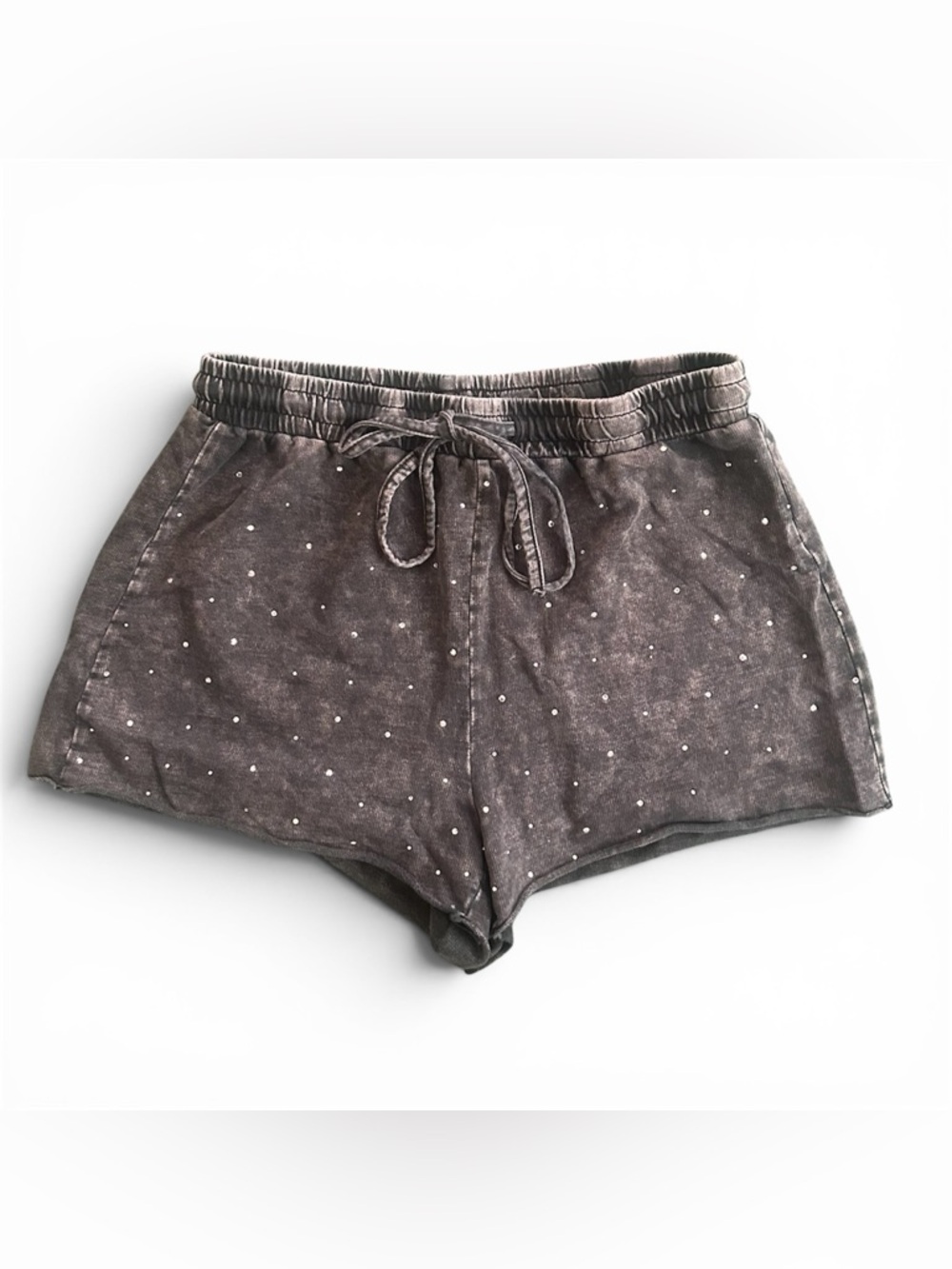 Le Lis Weathered gray Rhinestone short set - Picture 4 of 6